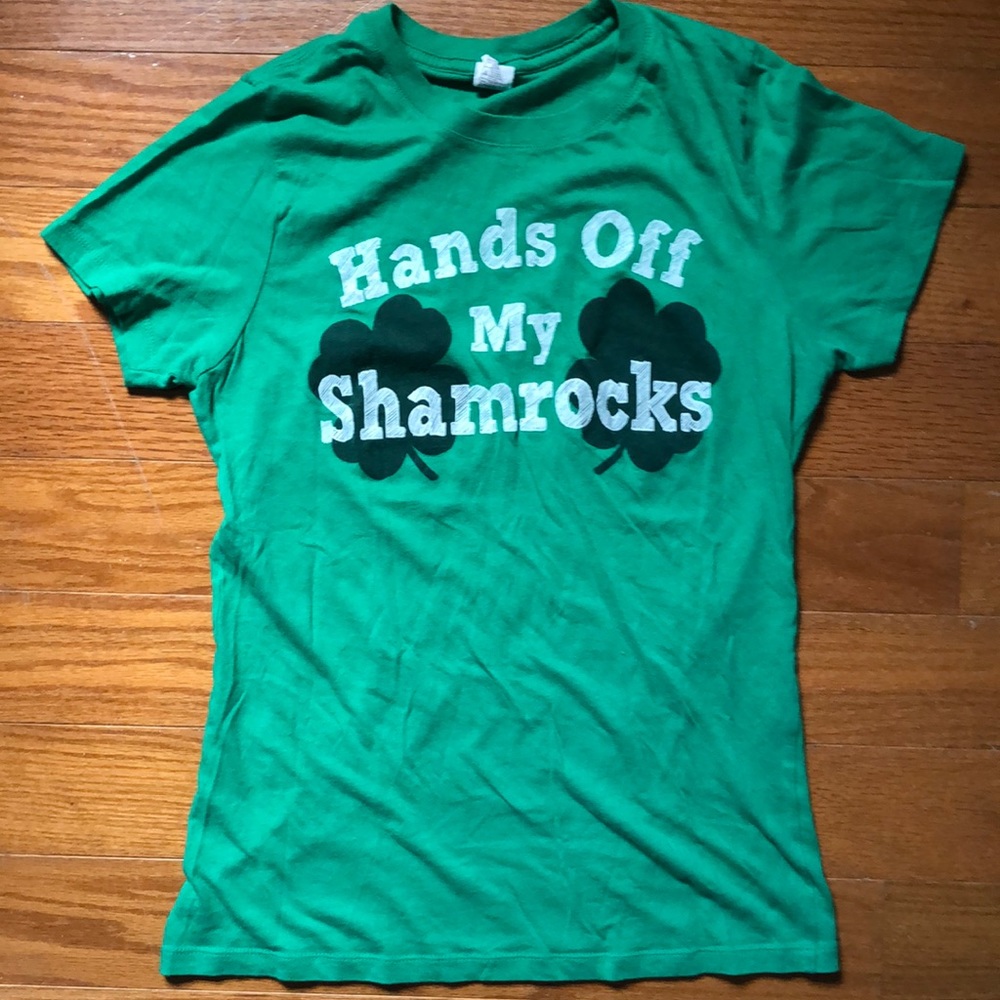 Graphic tee size M